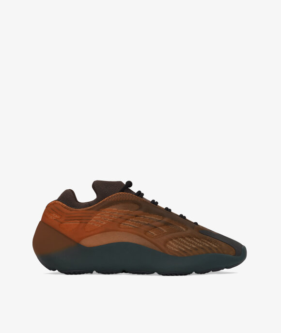 stadig vask Udstråle Norse Store | Shipping Worldwide - Yeezy 700 V3 (Copper Fade)