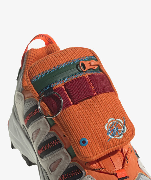 adidas Originals  - Superturf Adventure