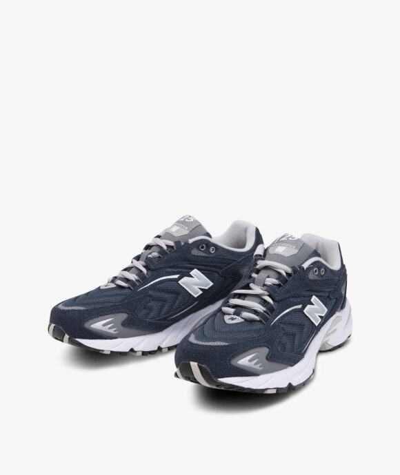 New Balance - ML725Q