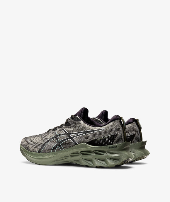 Asics - Novablast 2 LE