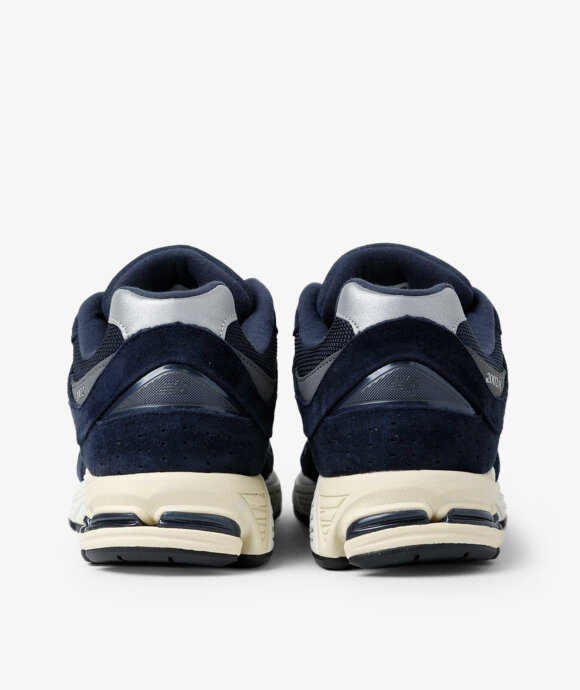 New Balance - M2002RCA