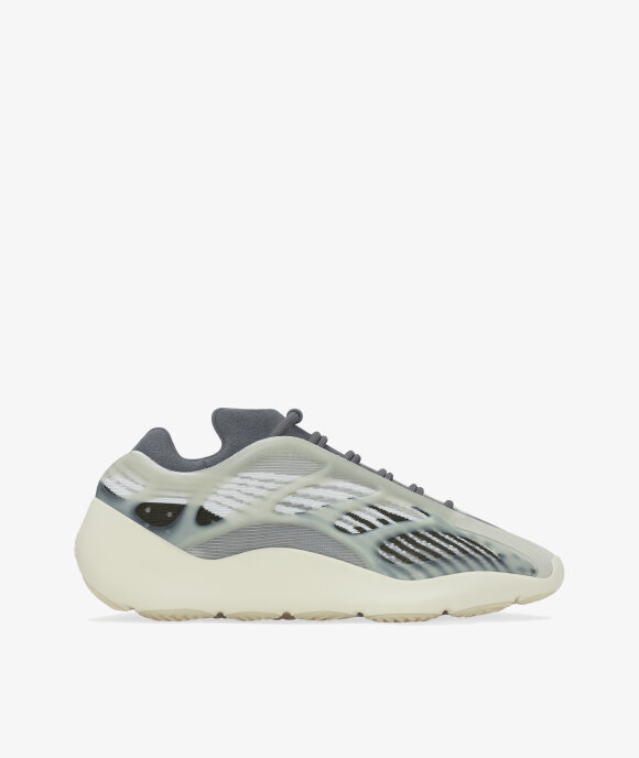 Klappe scene Antologi Norse Store | Shipping Worldwide - Yeezy 700 V3 (FADE SALT)