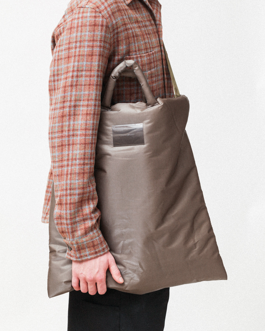 big pillow tote bag oliveメンズ - トートバッグ