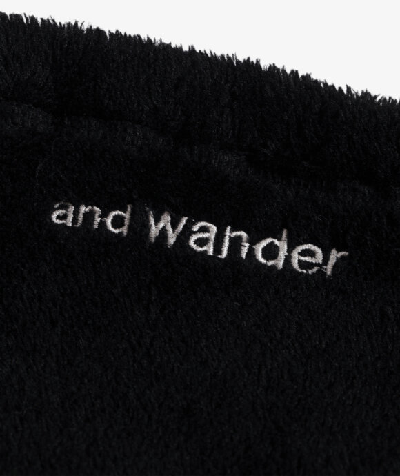 And Wander - High Loft Fleece Neck Warmer