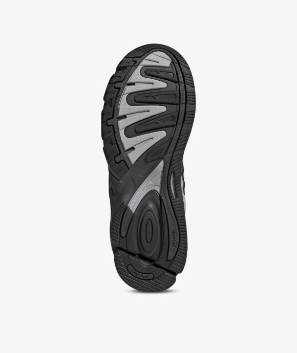 adidas Originals  - Response CL