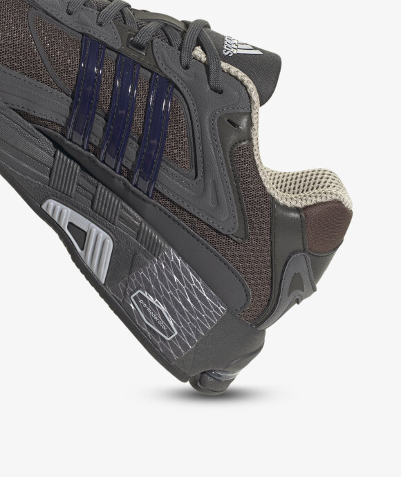 adidas Originals  - Response CL