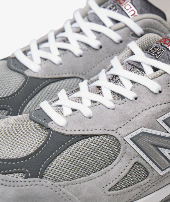 New Balance - M990GY3