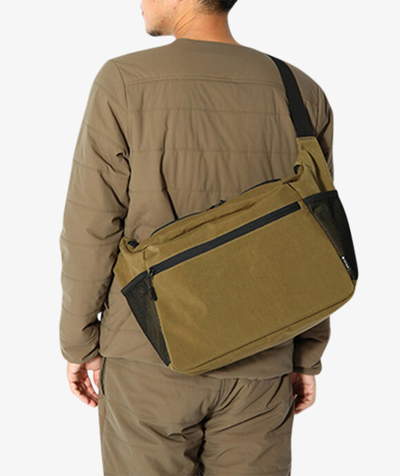 Snow Peak - Everyday Use Middle Shoulder Bag