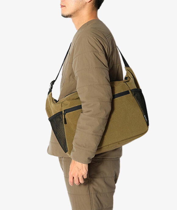 Snow Peak - Everyday Use Middle Shoulder Bag