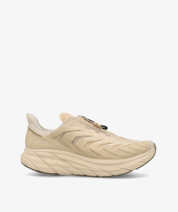 HOKA One One - Project Clifton U