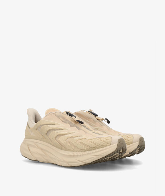 HOKA One One - Project Clifton U