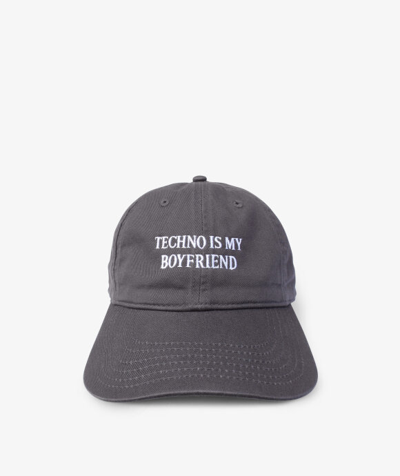 IDEA - TECHNO IS MY BOYFRIEND HAT