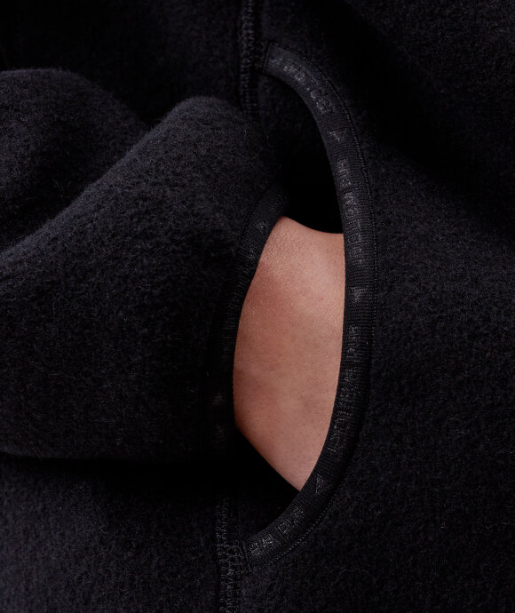 And Wander - Wool Fleece Pullover