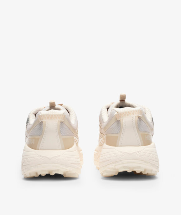 HOKA One One - Mafate Three2