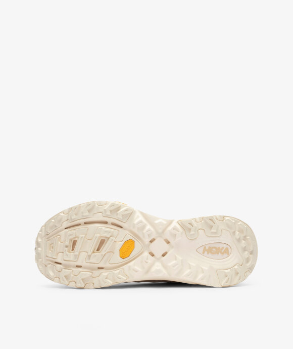 HOKA One One - Mafate Three2