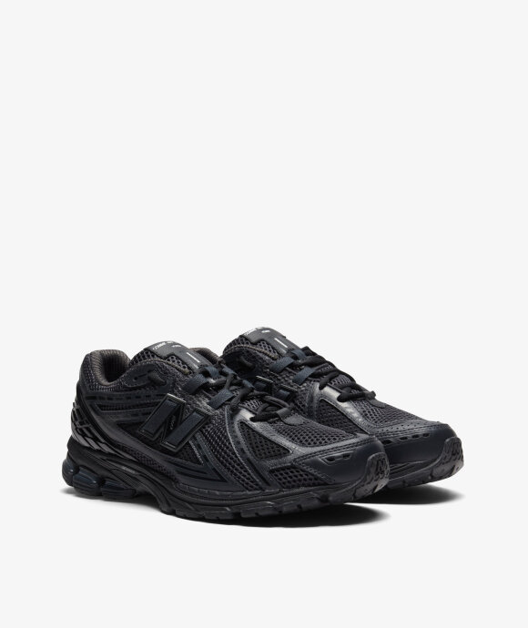 Comme Des Garcons Homme - CDGH x NB 1906RCM