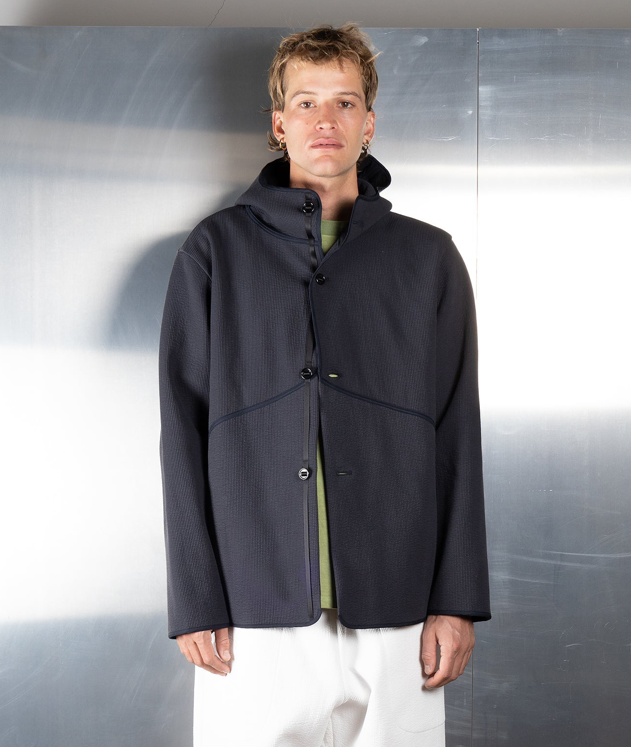 R15 – MAN-TLE