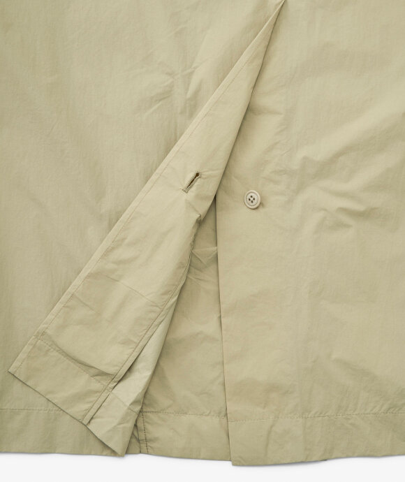 And Wander - Water Repellent Light Coat