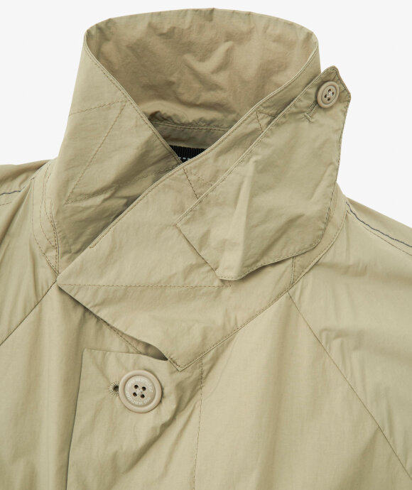 And Wander - Water Repellent Light Coat