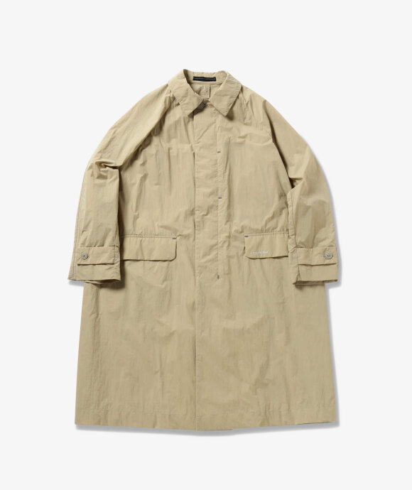 And Wander - Water Repellent Light Coat